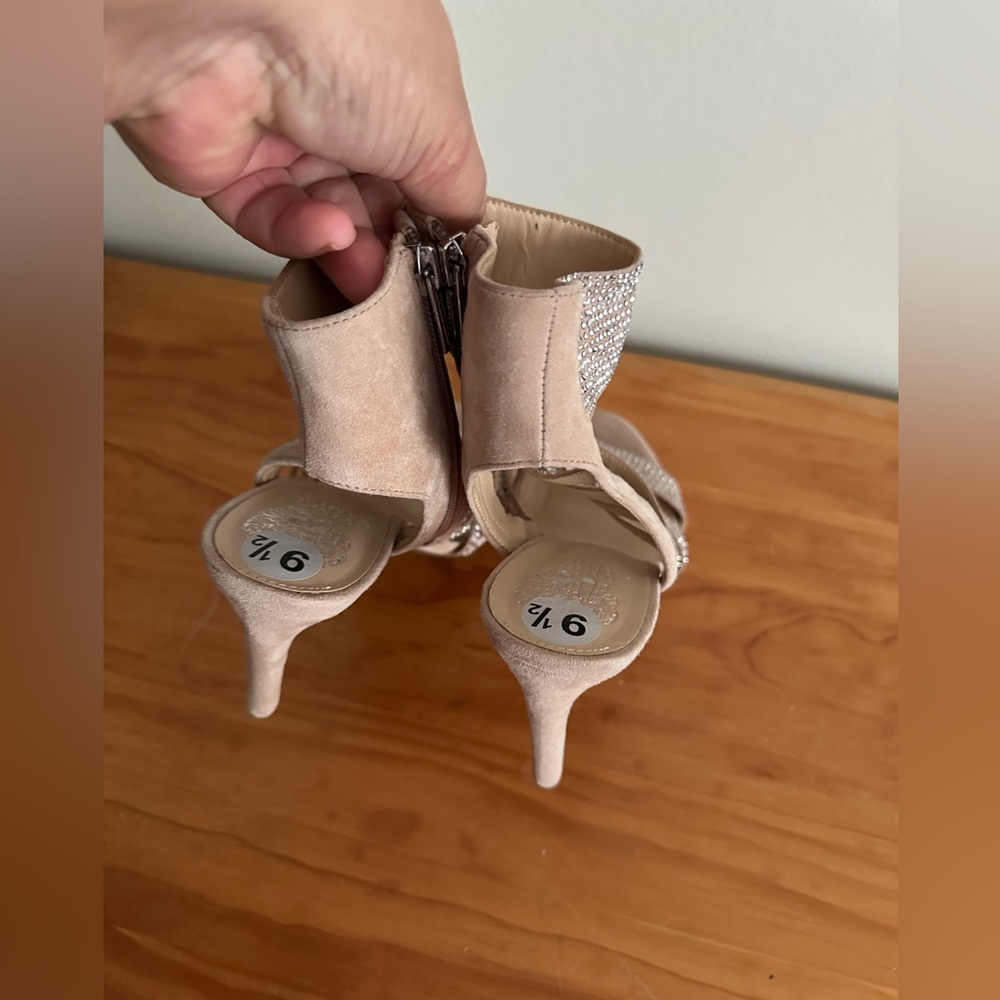 Vince Camuto Cream Heels with Cage Design size 9.5 - Picture 4 of 14